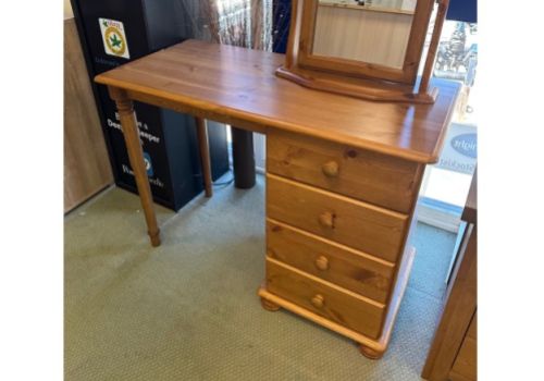 STORE CLEARANCE Richmond Pine Dressing Table