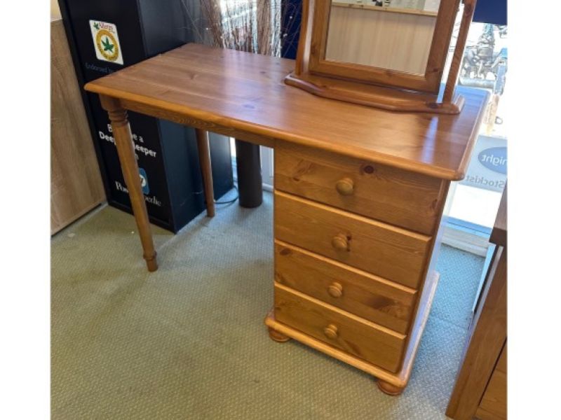 STORE CLEARANCE Richmond Pine Dressing Table