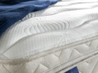 Silentnight Oslo 4ft 6 Double Miracoil Spring System with Memory Foam Divan Bed Thumbnail